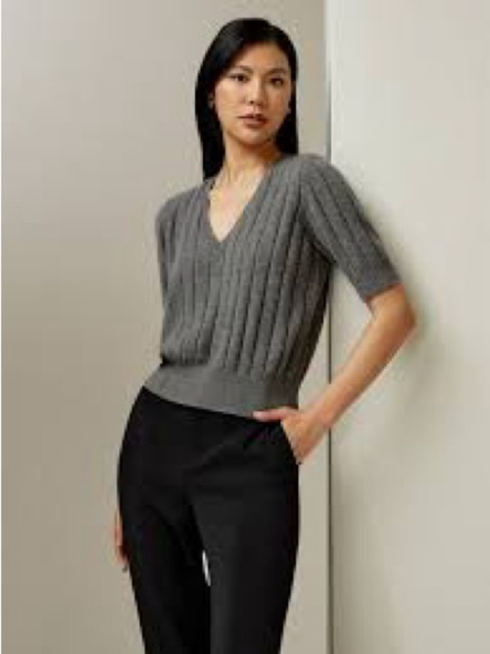 Lily silk cashmere Women's Ribbed V-Neck Short Sleeve Sweater - Gray